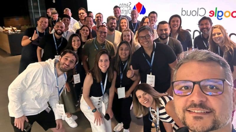 Júlio Figueiredo co-liderando 25 executivos C-Level do Brasil na sede do Google em Nova York, agosto de 2023
